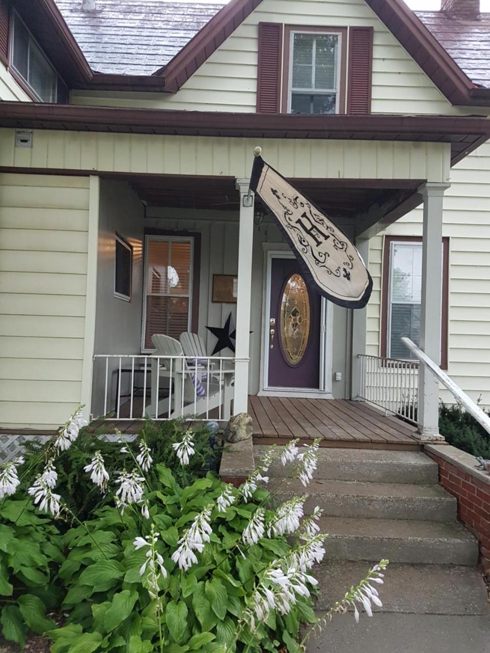 Hellemsfield Inn & Bed And Breakfast Kingsville Екстериор снимка